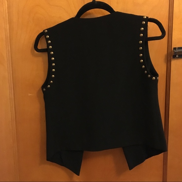 Black vest - Picture 2 of 2